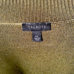 Cute oversized sweater dress with a cut detail